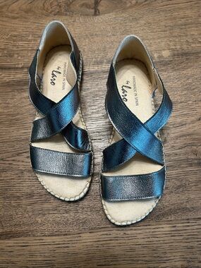 LARO Metallic Pewter Gunmetal Leather Cross-Strap Sandals